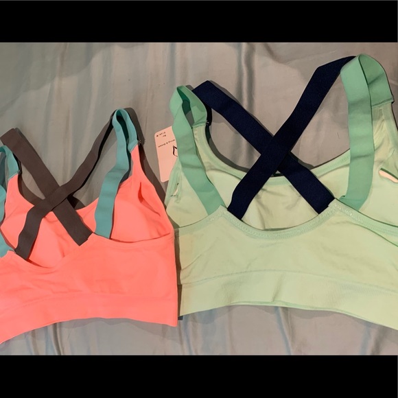 2 NWT Sports Bra - Picture 3 of 3